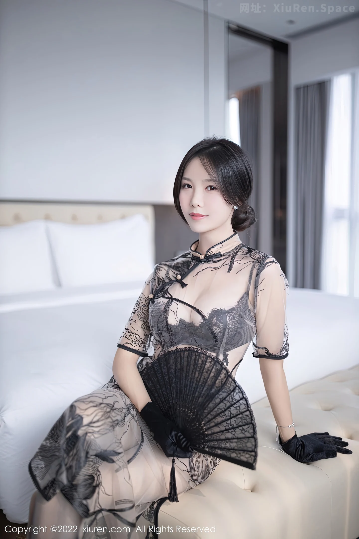 图片[5]-[XiuRen秀人网] VOL.5830 模特利世性感轻透薄纱旗袍露黑色蕾丝内衣秀惹火身材诱惑写真84P-秀人网官方网站